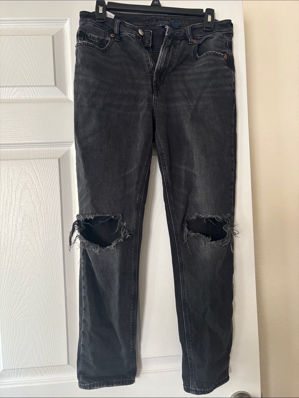 American Eagle Outfitters Black Mom Ripped Jeans